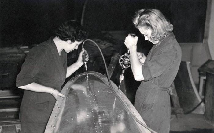 Women working on Halifax Bomber fuselage