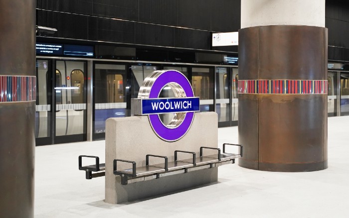 elizabeth line platform at woolwich station